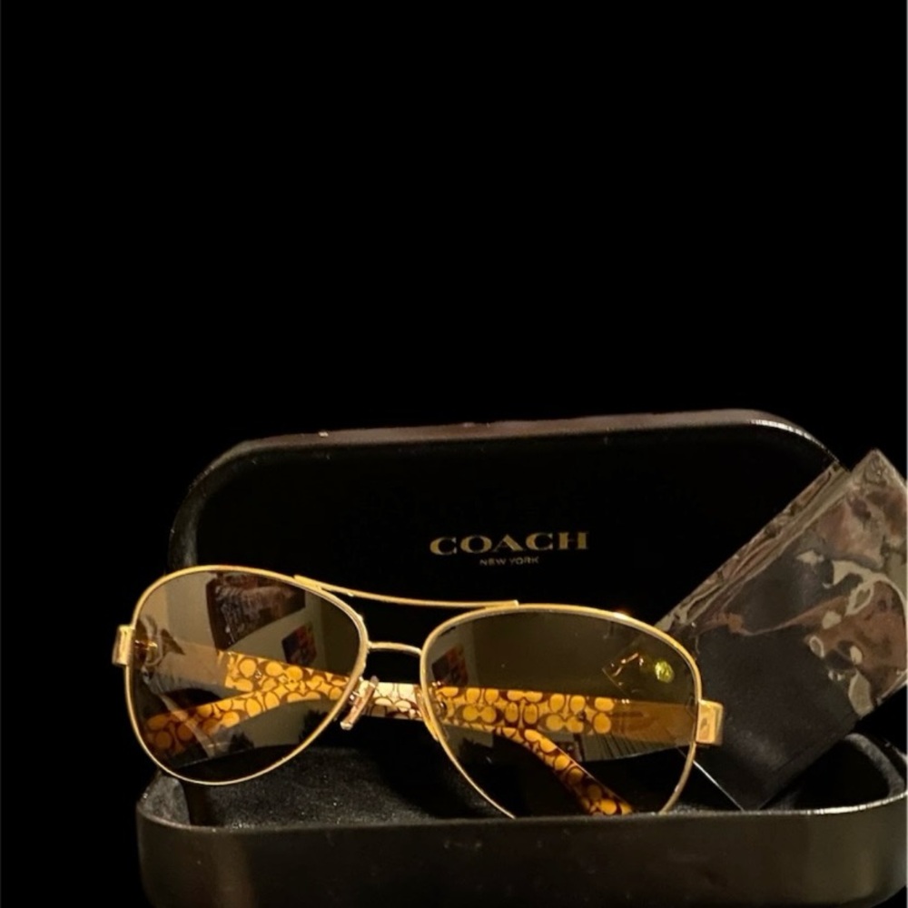 Coach HC 7047 Gold Aviator-Style Sunglasses